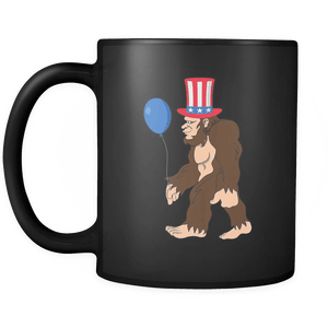 RobustCreative-Bigfoot Sasquatch Baloon - 4th of July American Pride Apparel - Merica USA Pride - 11oz Black Funny Coffee Mug Women Men Friends Gift ~ Both Sides Printed
